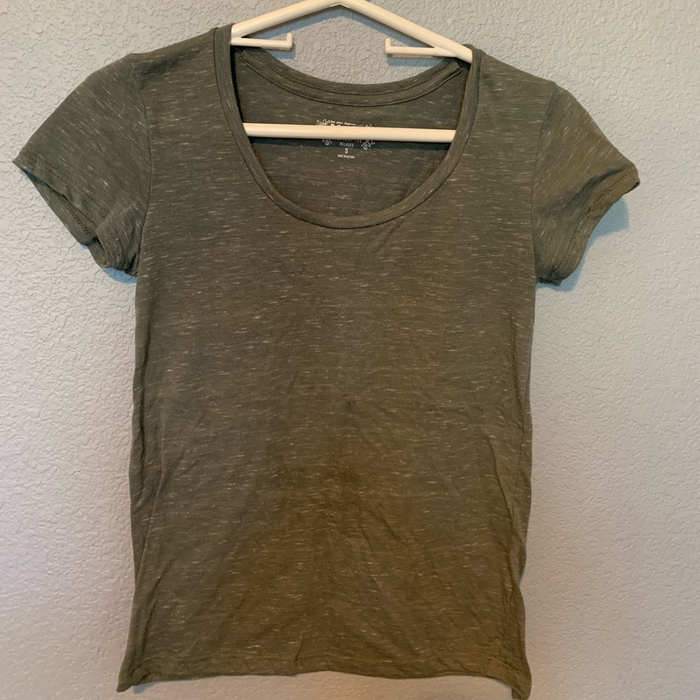 Green casual tee